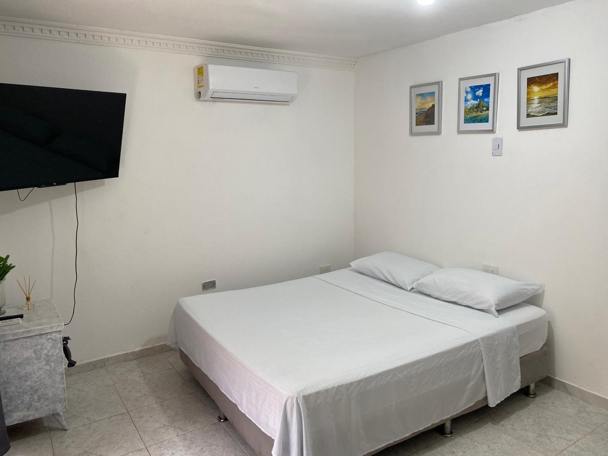 Habitacion Cerca Al Aeropuerto # 2 — Photos 1